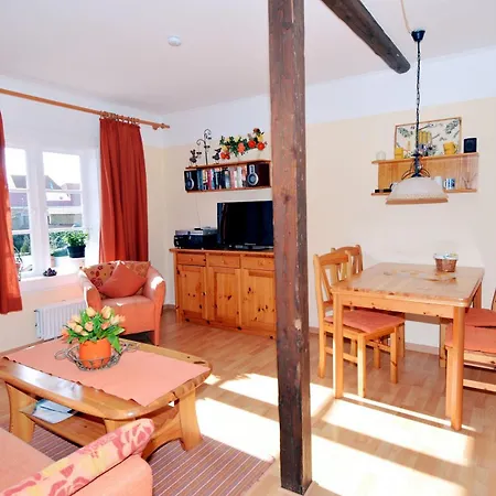 Apartment Muehlenstr 25, Og, Whg 2