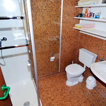 Muehlenstr 25, Og, Whg 2 Apartment *